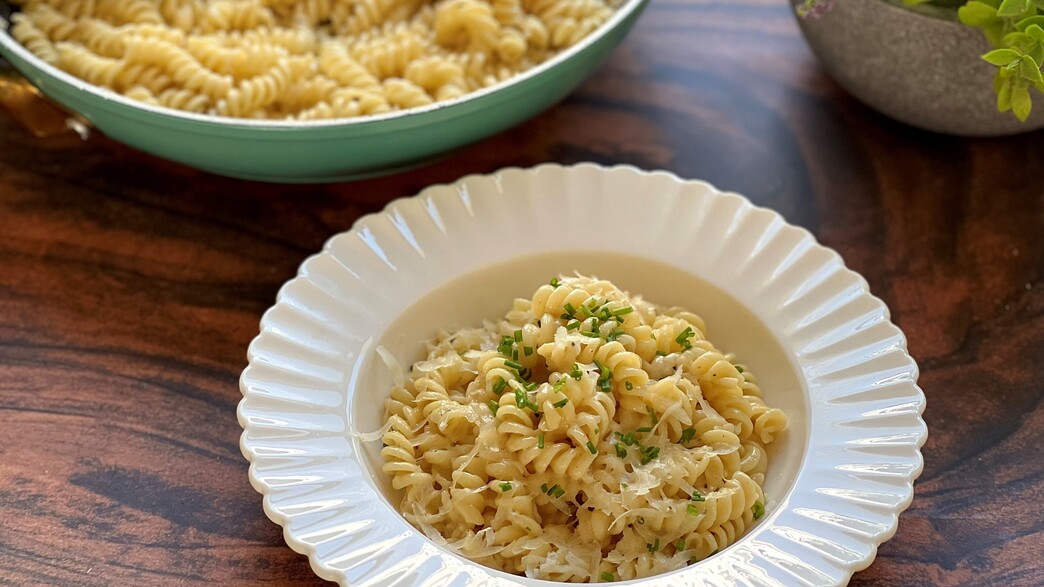 ענת אלישע - פסטה ברוטב שום, לימון וחמאה