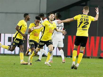 רוטמן עם שער הניצחון המוצדק (אלן שיבר)