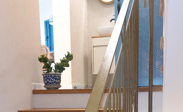 קיר מדרגות ג עיצוב מירית גוטמני  (צילום: רינת פלג)