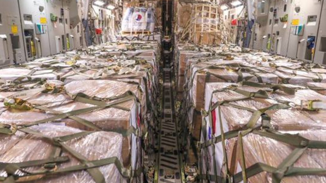 מטוסים קטארים עם סיוע הומניטרי ותרופות