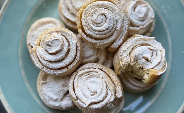 עוגיות שושנים פרווה של עדיקוש (צילום: עדי קלינגהופר, mako אוכל)