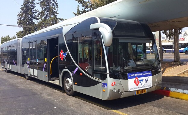 אוטובוס קו 1 (צילום: Юкатан, רשיון CC BY-SA/ וויקימדיה)