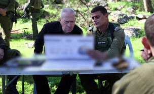 שר הביטחון גלנט בגבול הצפון (צילום: שחר יורמן, משרד הביטחון)
