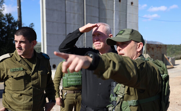 שר הביטחון גלנט בגבול הצפון (צילום: שחר יורמן, משרד הביטחון)