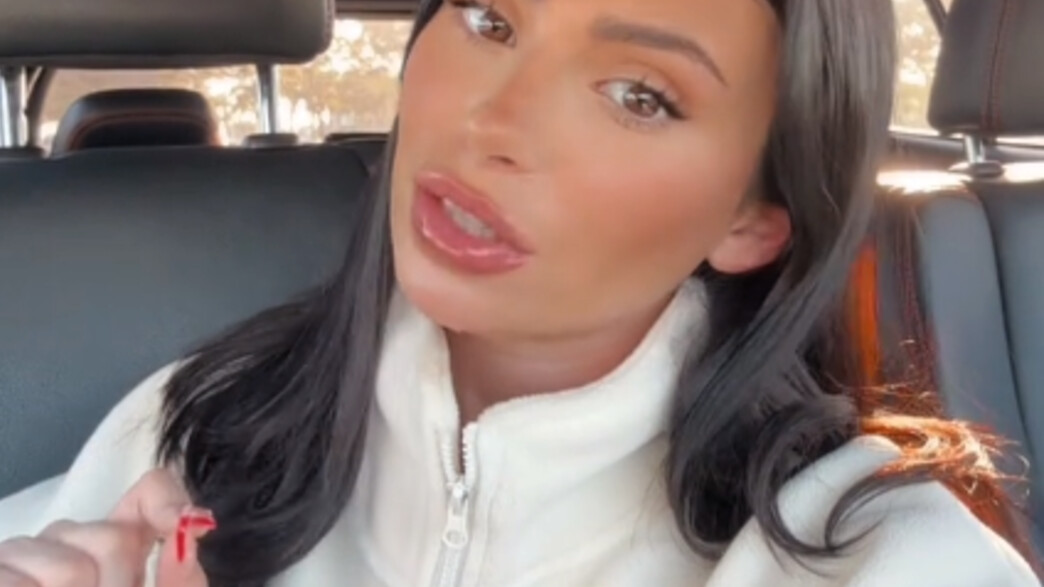 מיליונרית בגיל 24 מיליונרית בגיל 24