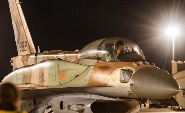 Aereo Suba F-16I (Foto: portavoce dell'IDF)."A)