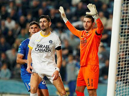 עומר כץ הרשים בשער (אלן שיבר)