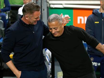 השחקנים של טסלפפה עמדו נכון (אלן שיבר)