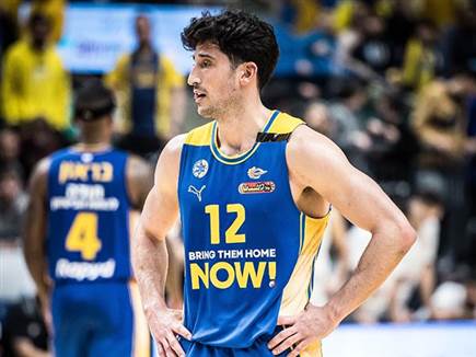 בחמישי פנאתינייקוס (עודד קרני)