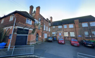 בית הספר שבכנסיית סנט פטר באנגליה  (צילום:  google)