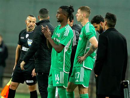 ליאור קאסה עלה להופעת בכורה (צילום: אלן שיבר)