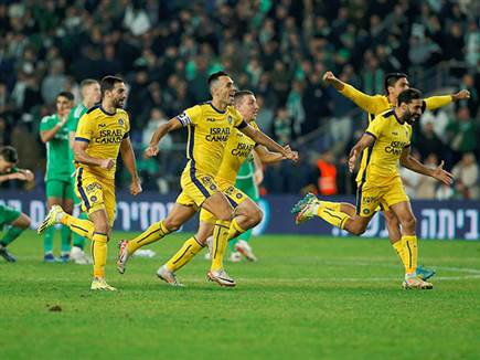 מכבי ת“א סיימה כמנצחת הגדולה (צילום: אלן שיבר)
