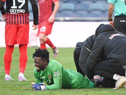 אדליי נפצע (ברני ארדוב)