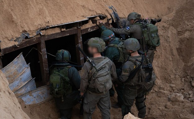 עבודות החישוף והחקר של המנהרה על-ידי חיילי צה״ל (צילום: דובר צה