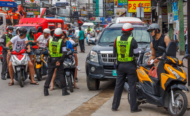 משטרה פוקט תאילנד (צילום: Kevin Hellon, shutterstock)