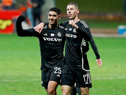 והוא סגר עם צמד ראשון בקריירה. חלאיילי (אלן שיבר)