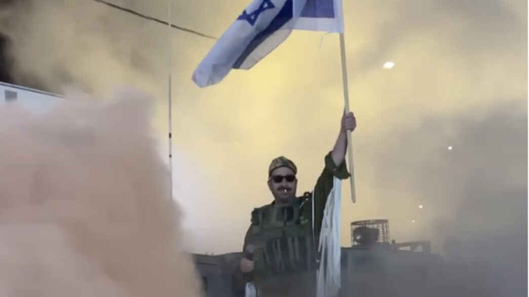 אביהו פנחסוב בהופעה מול לוחמים