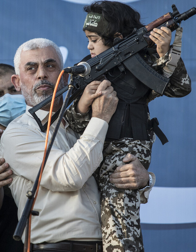 מנהיג חמאס יחיא סינוואר (צילום: Laurent Van der Stockt/Getty Images)