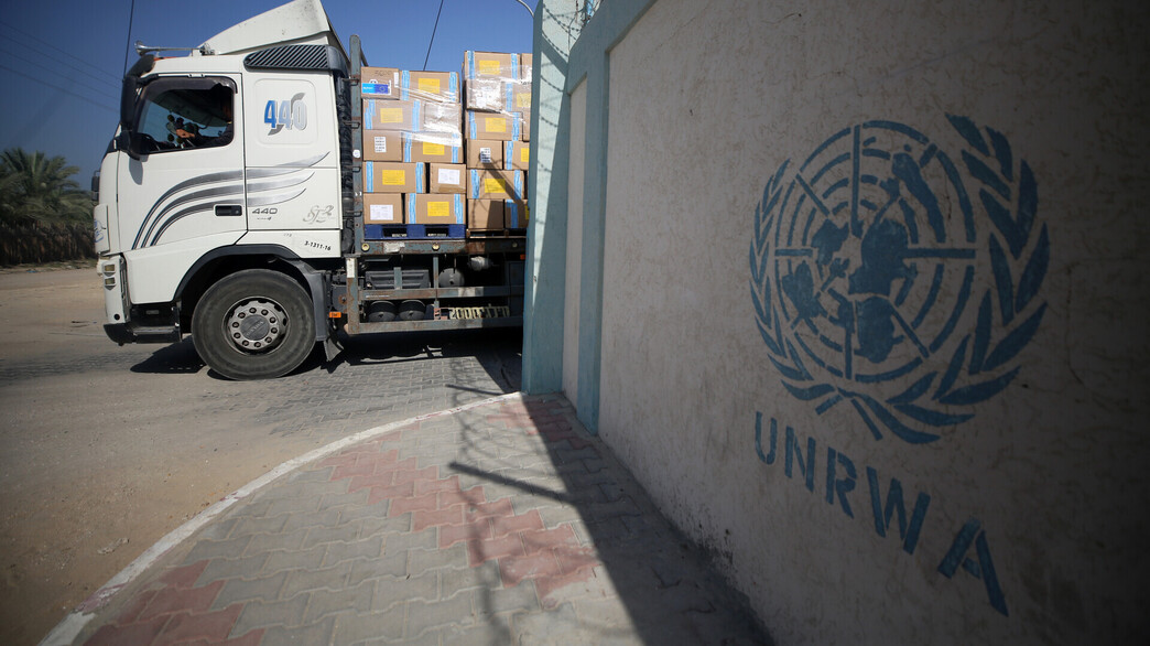 משאיות סיוע נכנסות למתחמי אונר"א בעזה