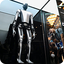 רובוט טסלה, תערוכה בשנגחאי יולי 2023 (צילום: WANG ZHAO, AFP)