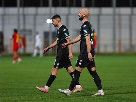 הפועל פתח תקווה מסתבכת במקום האחרון (לירון מולדובן)