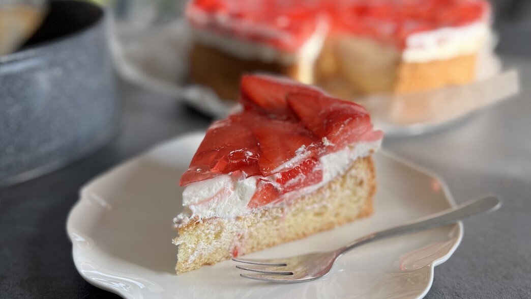 עוגת ג'לי תות נוסטלגית