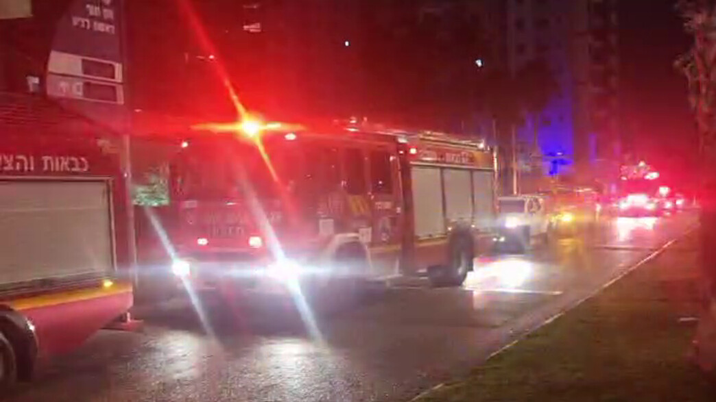 מכבי אש באזור הרימון שהושלך בראשון לציון