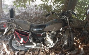 אופנוע של מחבלי חמאס שאותר בחצר הבית