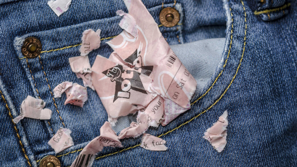 כרטיס לוטו מכובס בכיס מכנסיים, נשכח בכביסה כרטיס לוטו מכובס בכיס מכנסיים, נשכח בכביסה