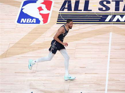 הליברטון סיפק הצגה משלו בביתו (Getty)