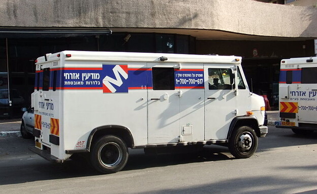 משאית של מודיעין אזרחי (צילום: ויקיפדיה)
