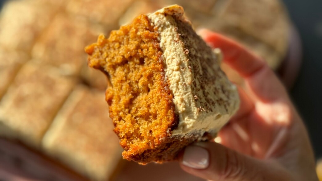 פרוסת עוגת דאבל קפוצ'ינו פרוסת עוגת דאבל קפוצ'ינו