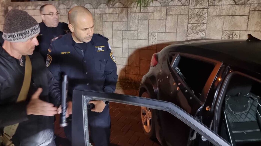 מפקד מחוז מרכז בזירת הרצח הכפול