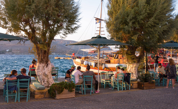 לרוס מסעדה יוון (צילום: kokixx, shutterstock)
