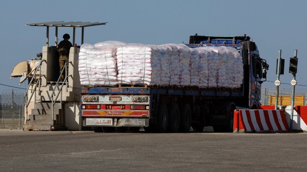 משאיות סיוע לרצועת עזה משאיות סיוע לרצועת עזה