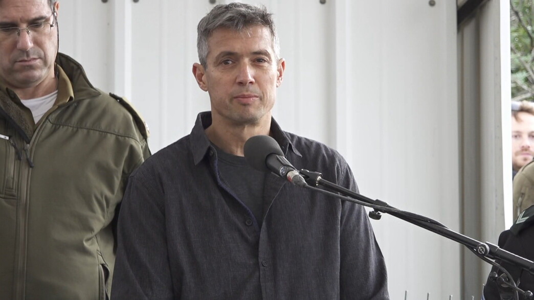 יועז הנדל בהלוויתו של רס"ן נצר שמחי ז"ל יועז הנדל בהלוויתו של רס"ן נצר שמחי ז"ל