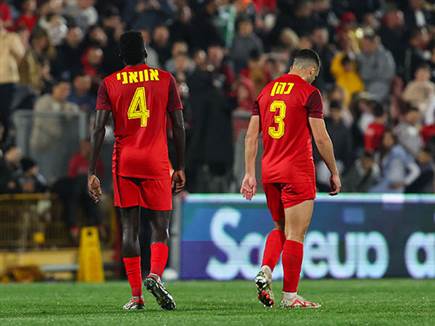 אשדוד התפרקה בבית שלה (צילום: לירון מולדובן)