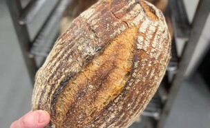 לחם מחמצת כפרי (צילום: ניצן לנגר, mako אוכל)