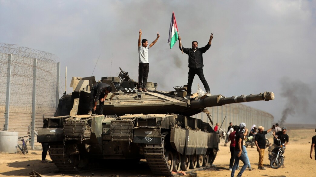 מחבלי חמאס משתלטים על טנק ישראלי 7.10