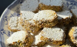עוגיות שקדים פיסטוק של קרן אגם (צילום: קרן אגם, mako אוכל)