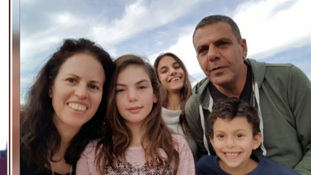 אריאל זוהר ומשפחתו (צילום: מתוך "חדשות הבוקר" , קשת 12)