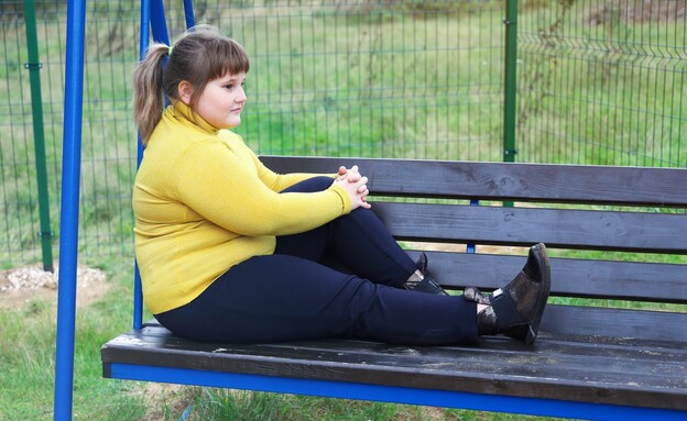 ילדה שמנה, עודף משקל (צילום: shutterstock_Vlarvixof)