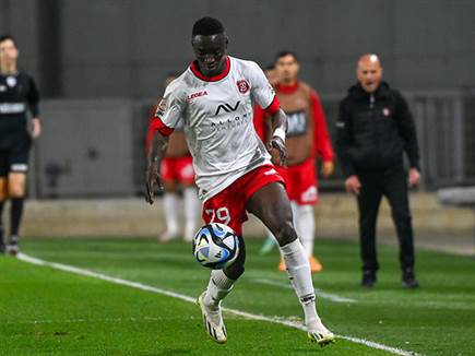 האורחת לחצה כדי להשיג שיוויון (ברני ארדוב)