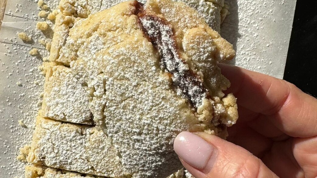 מגולגלות פריכות עם ריבת תותים