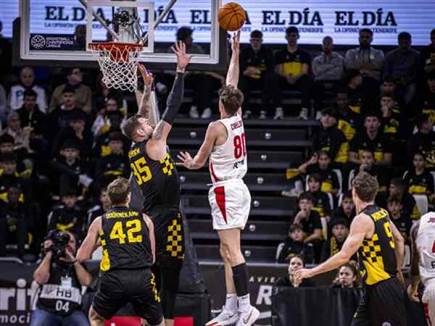 הצליחה לחזור בדקות האחרונות (FIBA)