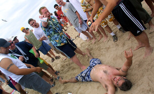 מסיבת חוף  חופשת אביב מיאמי (צילום: Joe Raedle, getty images)