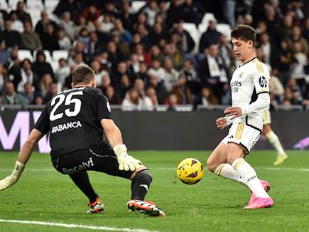 וגם ארדה גולר חגג שער בכורה (Denis Doyle/Getty Images)