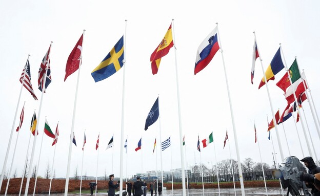החברה ה-32 בברית: דגל שוודיה במטה נאט