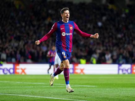 הגיע לבנדובסקי ונתן את האות לחגיגות הקטאלוניות (GETTY)