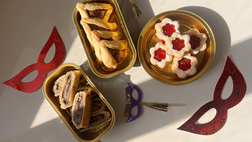 משלוח מנות לפורים: 3 עוגיות מבצק אחד משלוח מנות לפורים: 3 עוגיות מבצק אחד